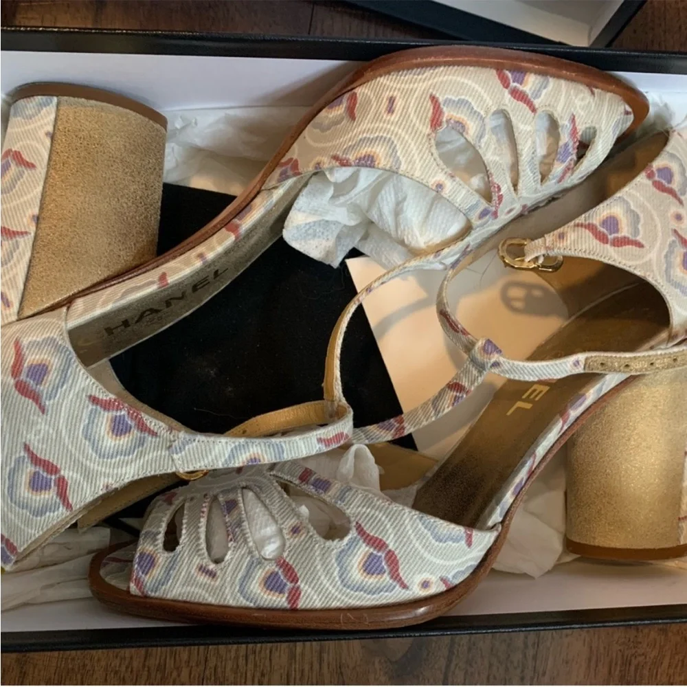 Elegant Floral Women's Heels - Picture 2 of 9